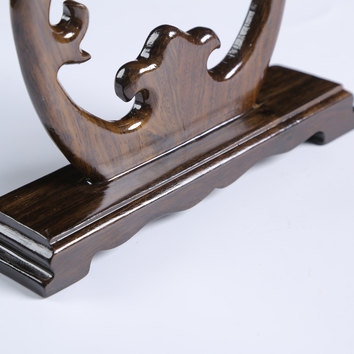 龍頭玉架木雕，細膩精致木雕