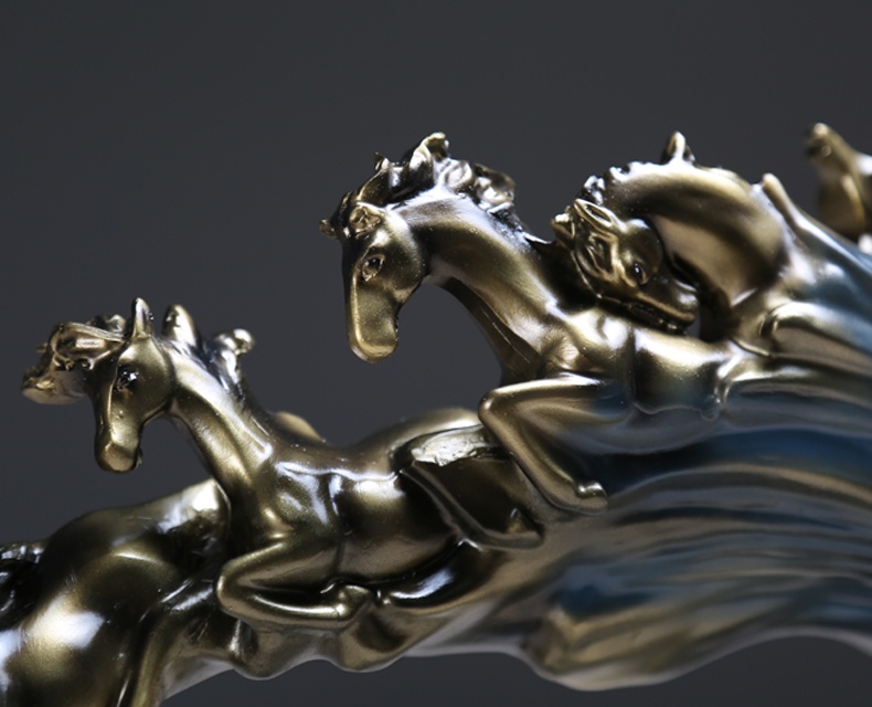 萬(wàn)馬奔騰工藝品，匠心啟航閱讀馬到成功擺飾