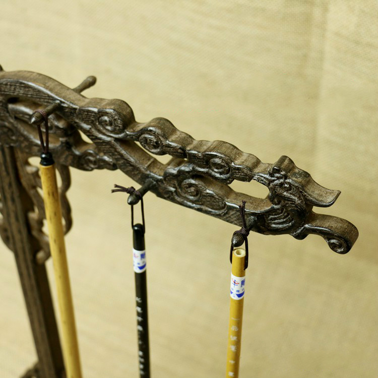 全天然雞翅木筆架，樸實(shí)精致筆架圖片