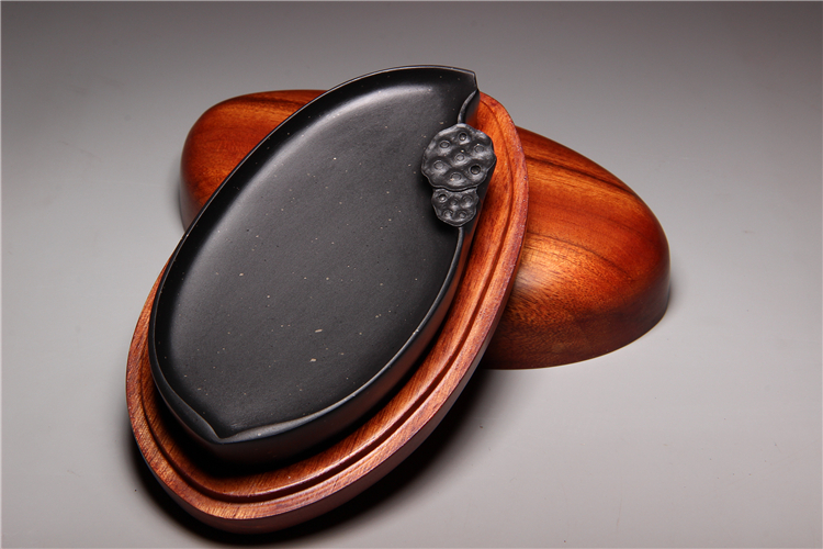 歙硯樸實(shí)硯臺(tái)，滑不拒筆中國硯臺(tái)