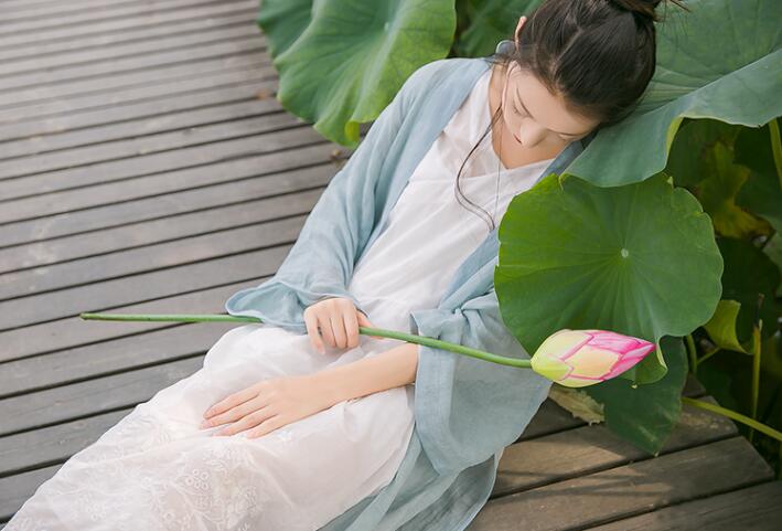 簡(jiǎn)潔中式麻紗漢服，開衫披風(fēng)褙子漢服圖片