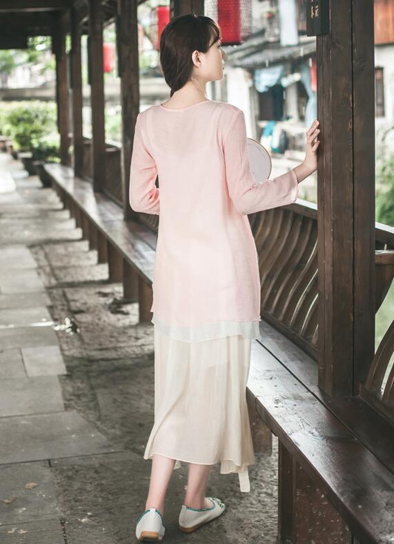 改良版復古匠心啟航閱讀的漢服，簡約粉荷色漢服圖片