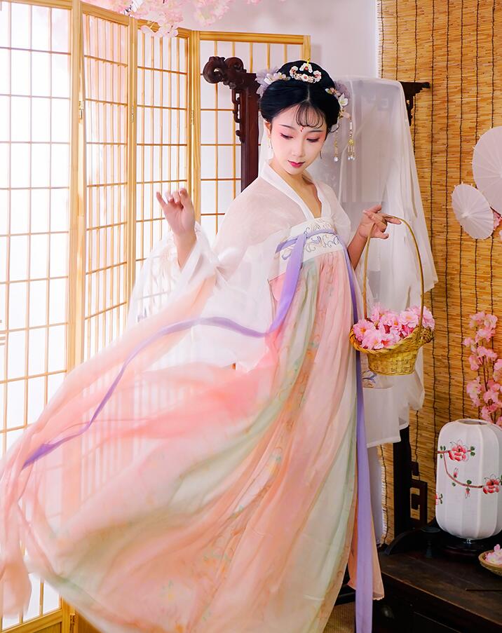 繡花印花齊胸襦裙，原創(chuàng)漢服美女圖片