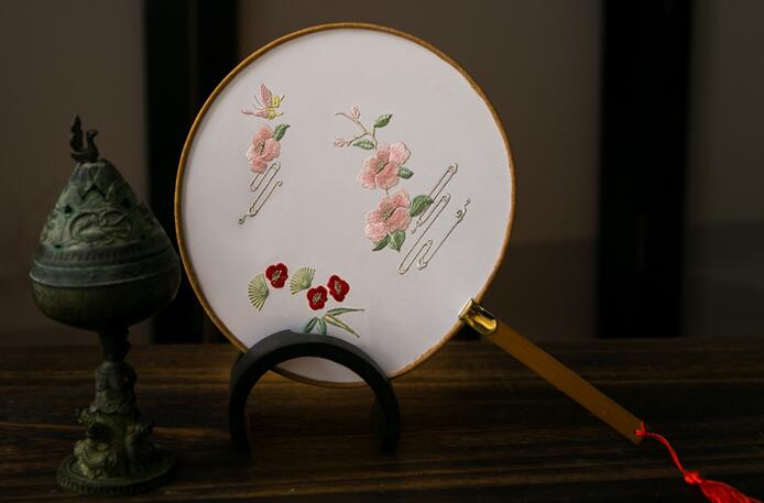 三款國色芳華刺繡團扇，周邊流蘇古典扇子