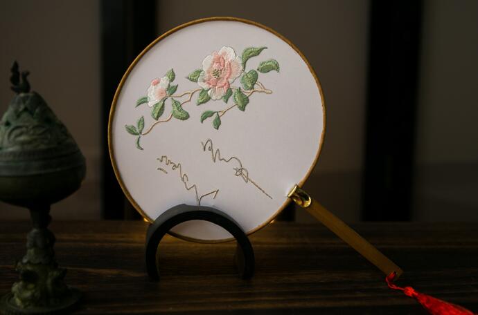 三款國色芳華刺繡團扇，周邊流蘇古典扇子