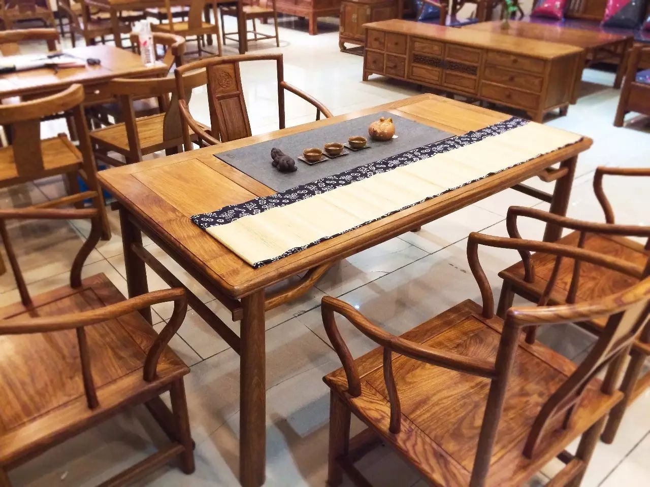 一方茶桌，萬種風情!