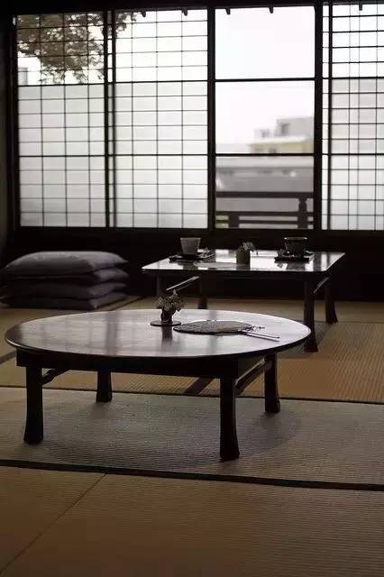 簡約茶桌，簡靜安寧