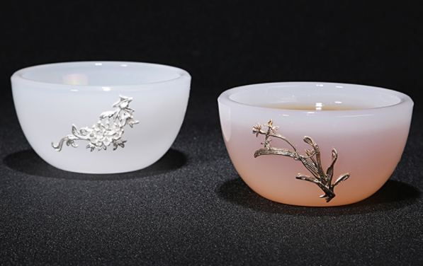 白瓷白玉茶杯，鑲銀功夫茶具