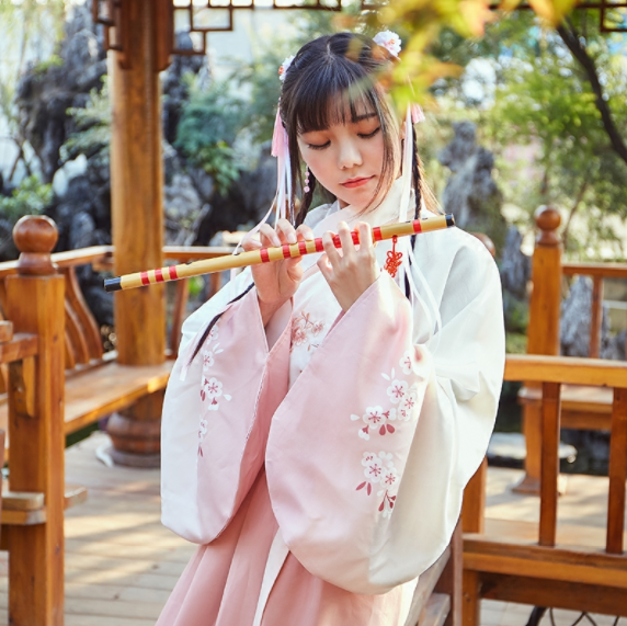 改良交領(lǐng)齊腰曲裾，漸變印花襦裙日常漢服