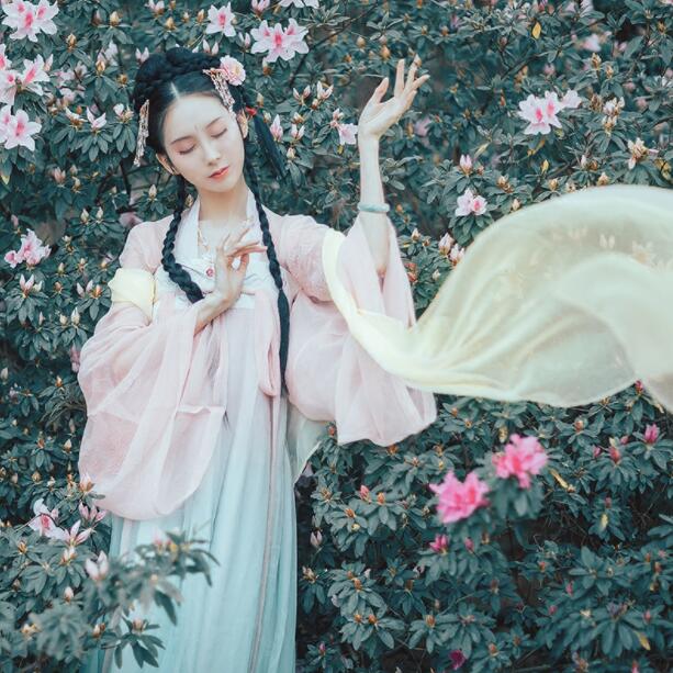 原創(chuàng)繡花齊胸襦裙，仙氣漸變清新漢服