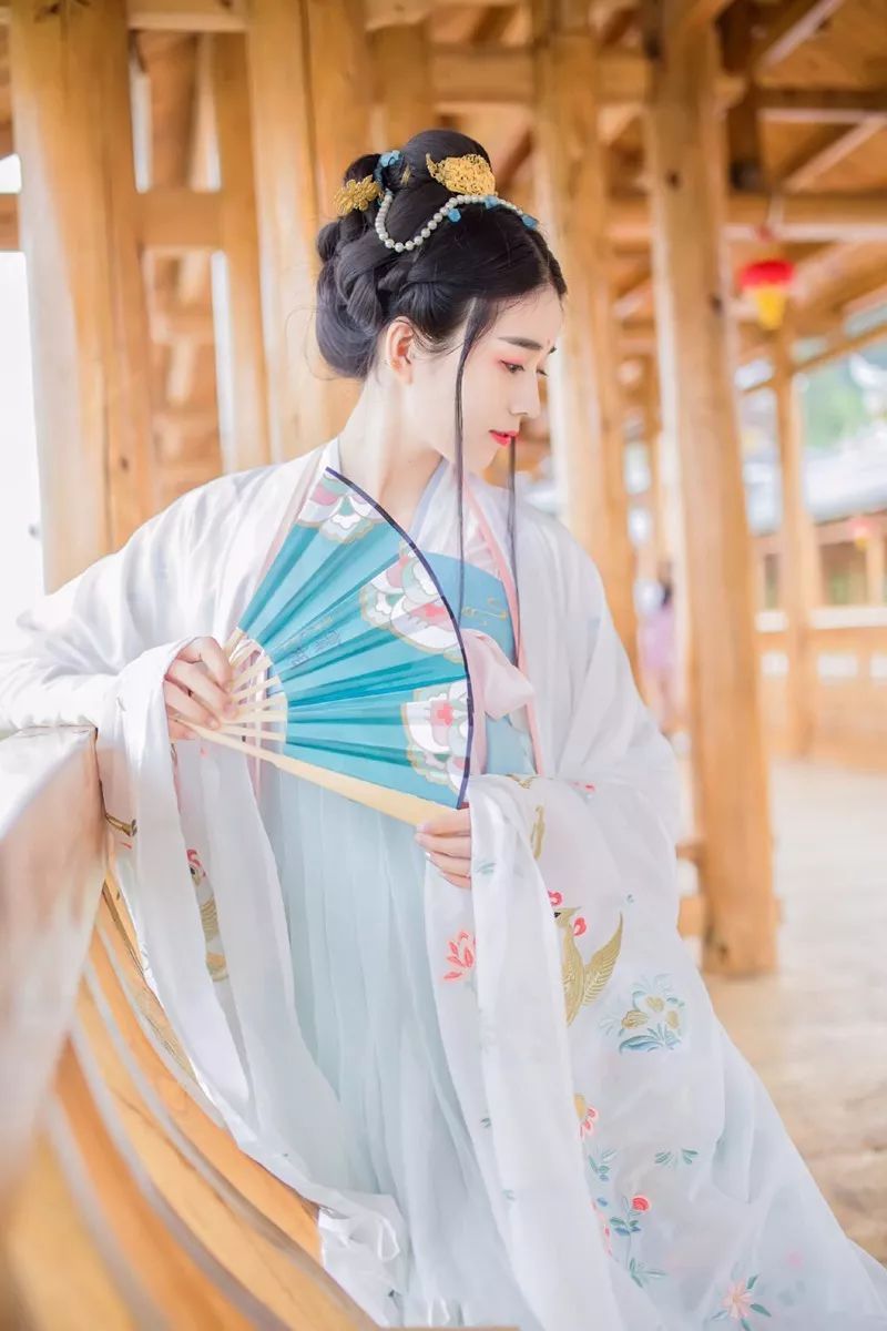 一組優(yōu)秀的古裝美女?dāng)z影賞析，韻味十足