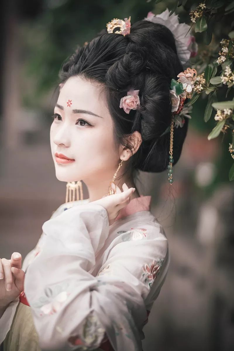 一組優(yōu)秀的古裝美女?dāng)z影賞析，韻味十足