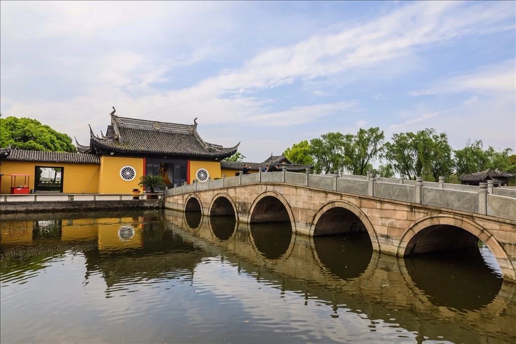 古鎮(zhèn)最美季節(jié)，你就是畫中人