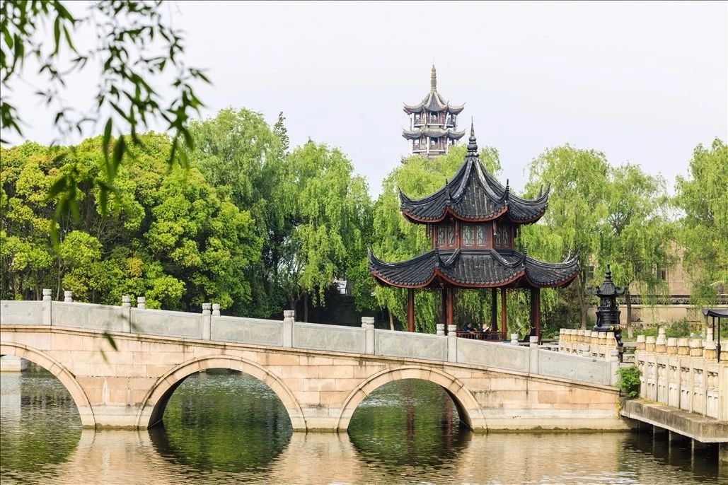 古鎮(zhèn)最美季節(jié)，你就是畫中人