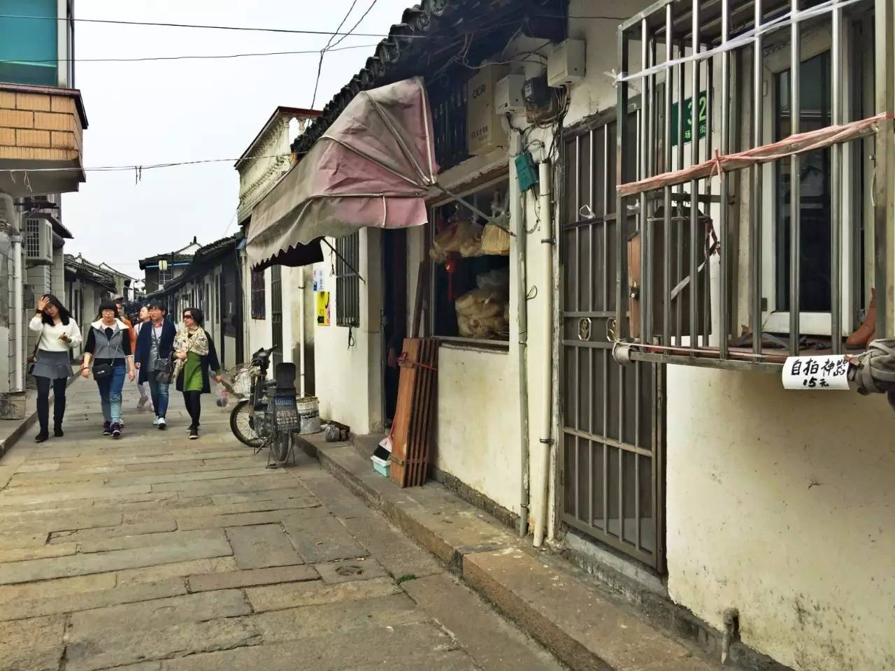 古鎮(zhèn)之外的新場，或許更有新意