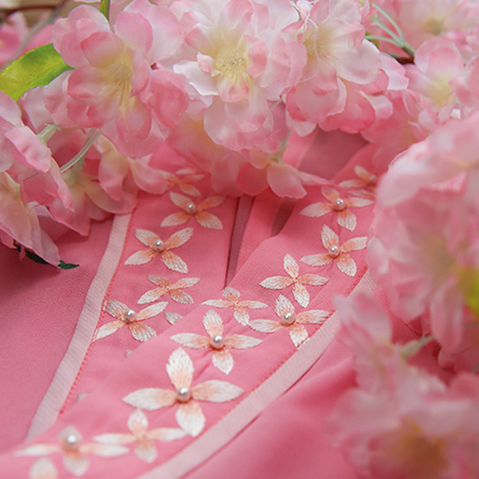 淺色交領(lǐng)半臂漢服，清風(fēng)拂面若縹緲如仙漢服