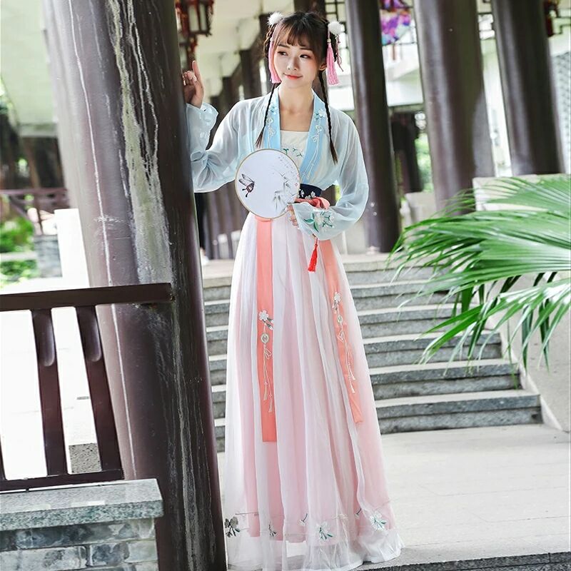 復(fù)古匠心啟航閱讀長(zhǎng)袖漢服，仙女襦裙繡花漢服圖片