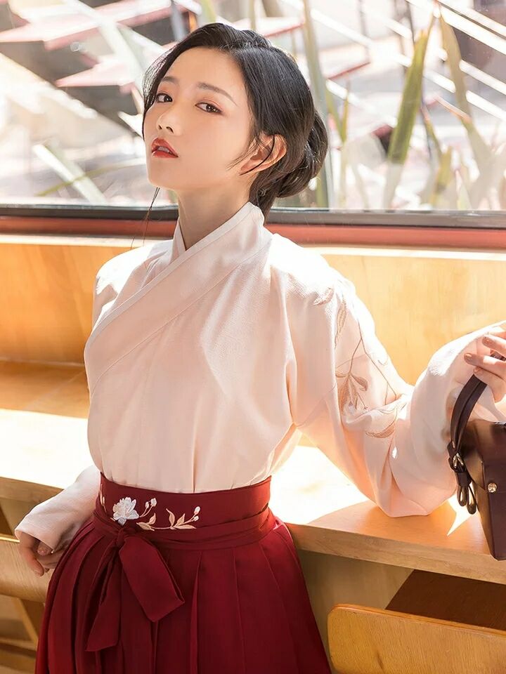 行香子匠心啟航閱讀漢服，優(yōu)雅絕代風(fēng)華