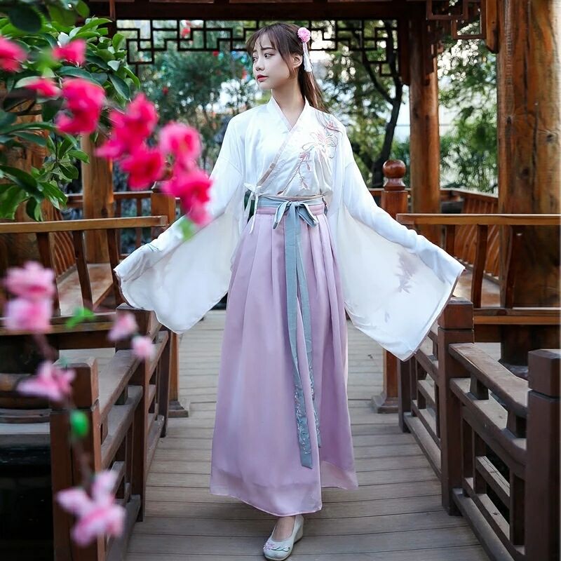 交領(lǐng)襦裙?jié)h服，粉紅清新淡雅漢服圖片