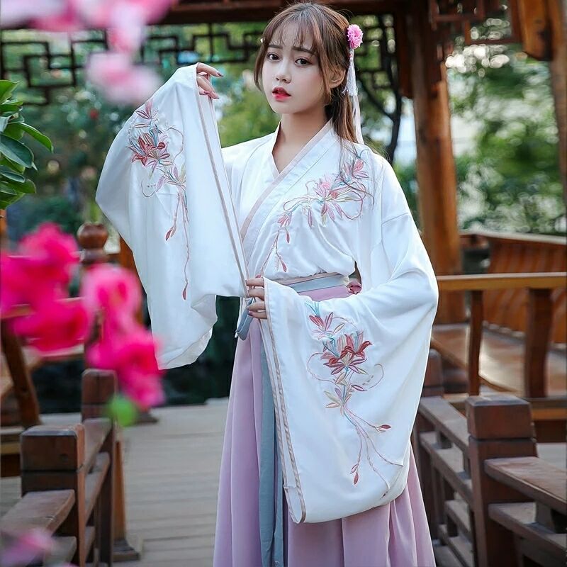 交領(lǐng)襦裙?jié)h服，粉紅清新淡雅漢服圖片