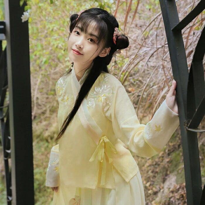 雨縑縑意漢服，清新刺繡襦裙?jié)h服圖片