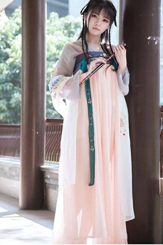 古風(fēng)優(yōu)美淡雅，仙氣縹緲漢服