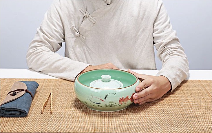 細柔堅致的天青陶瓷水盂