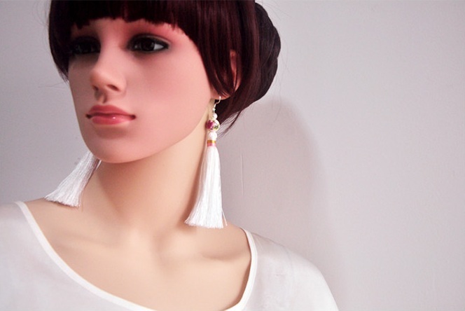 中國復(fù)古風流蘇珍珠耳環(huán)