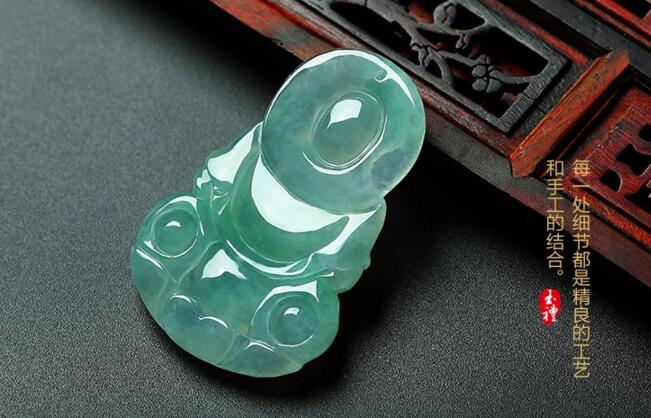 冰種翡翠觀音，飄綠緬甸翡翠觀音吊墜