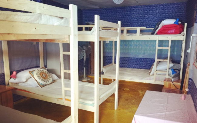 西江槿亦的花間墨谷青年旅舍