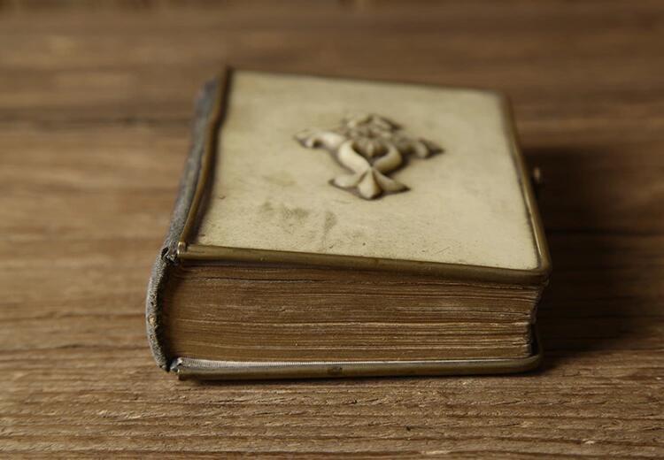 德國(guó)古董唱詩(shī)本古書收藏