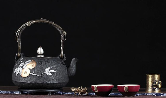 日本鐵壺純手工鑲銀茶壺，日本鐵壺歷史