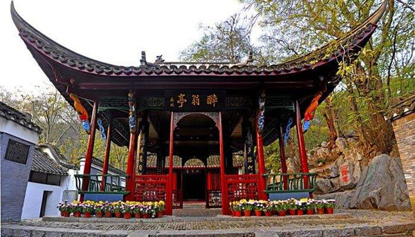 醉翁亭:亭臺樓閣山水間