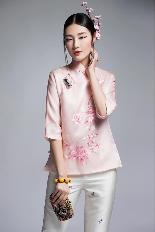 匠心啟航閱讀復(fù)古七分袖真絲刺繡改良唐裝女