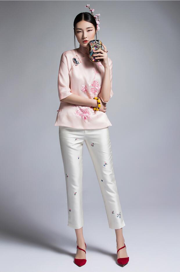 匠心啟航閱讀復(fù)古七分袖真絲刺繡改良唐裝女