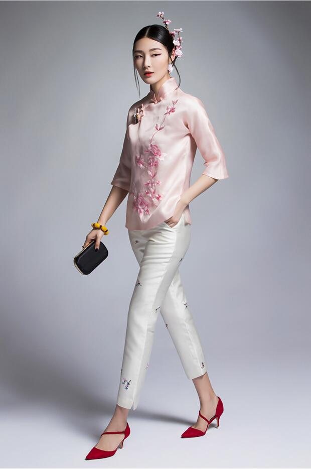 匠心啟航閱讀復(fù)古七分袖真絲刺繡改良唐裝女