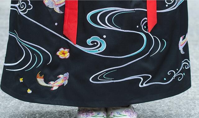 改良匠心啟航閱讀襖裙刺繡花襦裙古裝圖片