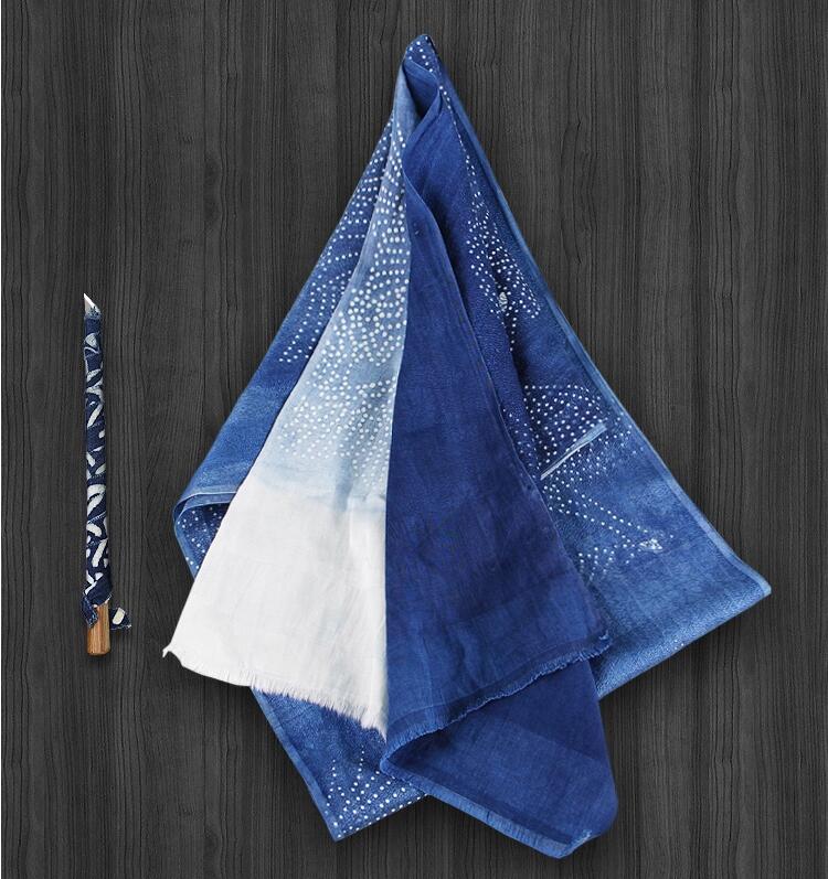 藍(lán)印花布仙鶴展翅圍巾