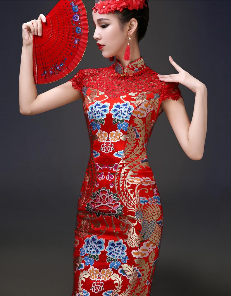 匠心啟航閱讀立領(lǐng)鏤空設(shè)計中式禮服圖片