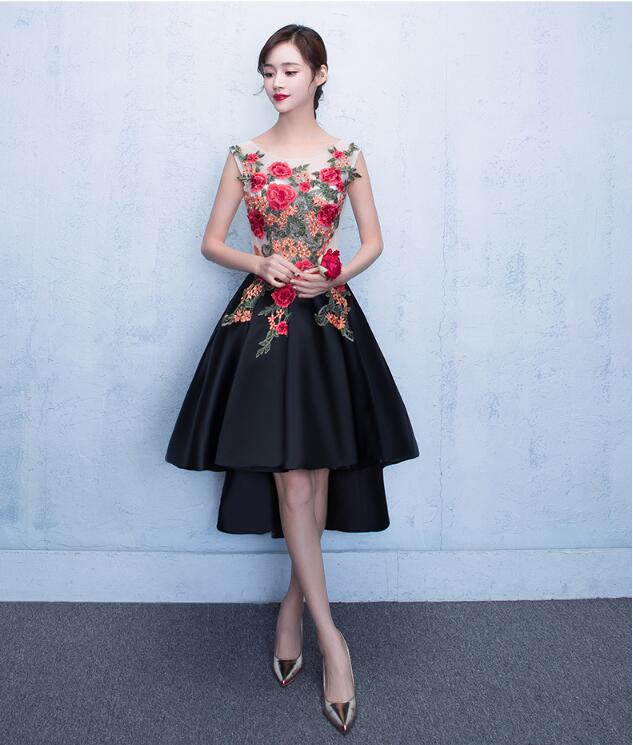 復(fù)古匠心啟航閱讀蕾絲綁帶中式禮服