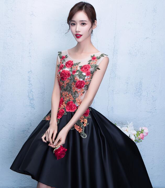 復(fù)古匠心啟航閱讀蕾絲綁帶中式禮服