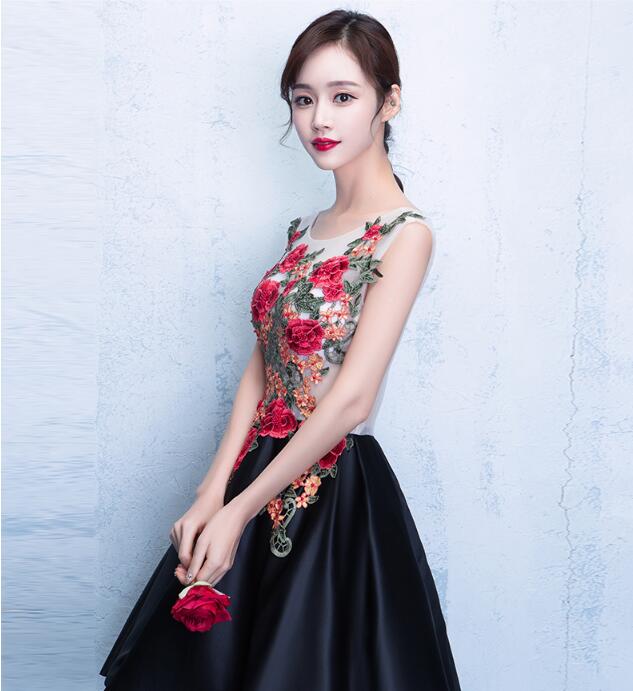 復(fù)古匠心啟航閱讀蕾絲綁帶中式禮服