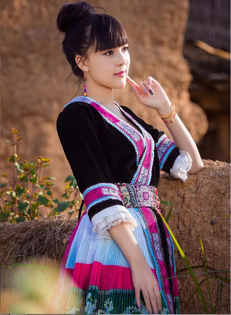 苗族服飾民族風服裝圖片