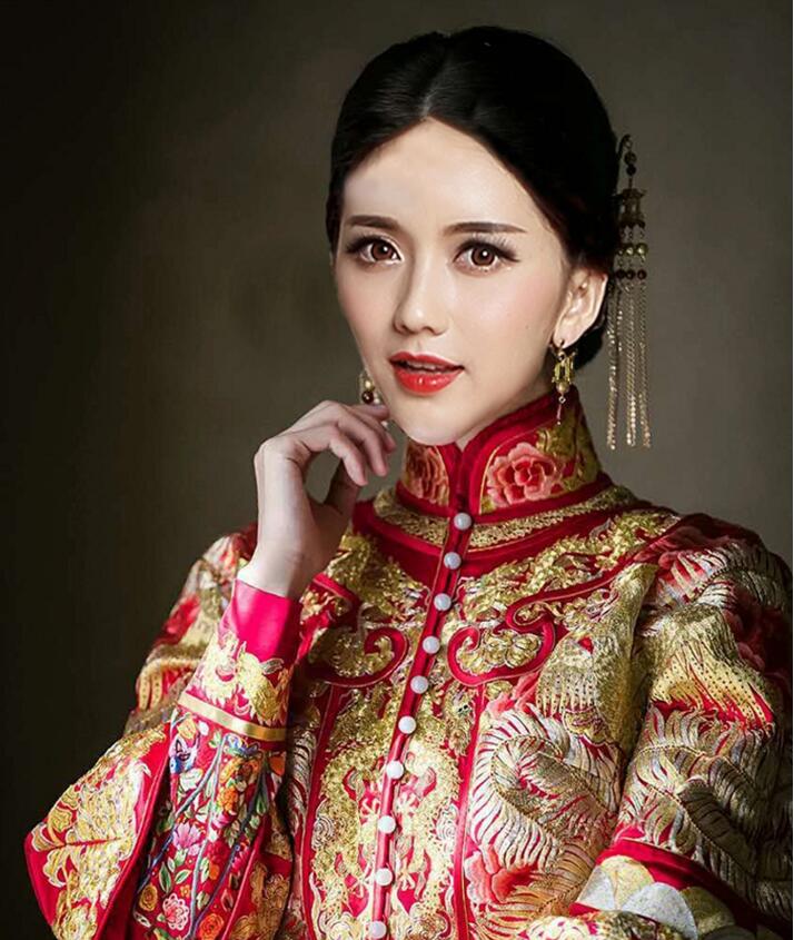 匠心啟航閱讀新娘嫁衣中式禮服