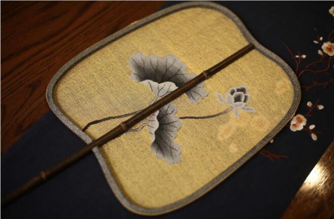 匠心啟航閱讀紫竹緙絲團(tuán)扇圖片