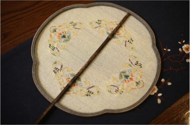 匠心啟航閱讀紫竹緙絲團(tuán)扇圖片