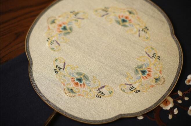 匠心啟航閱讀紫竹緙絲團(tuán)扇圖片