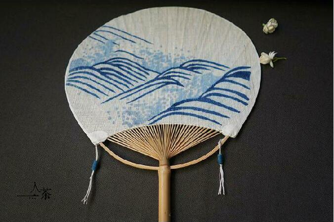 匠心啟航閱讀復(fù)古刺繡和風(fēng)扇
