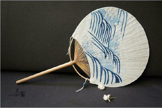 匠心啟航閱讀復(fù)古刺繡和風(fēng)扇