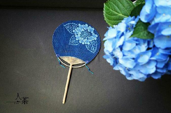 匠心啟航閱讀復(fù)古刺繡和風(fēng)扇